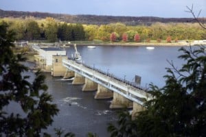 Dam on Illinois River in Starved Rock State Park area